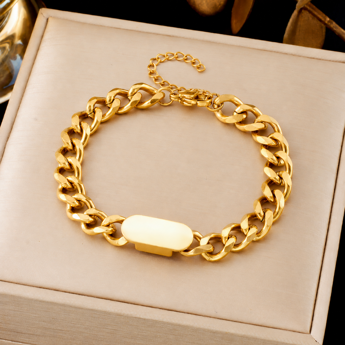 Pulsera de Cadena Cubana con Placa | Oro